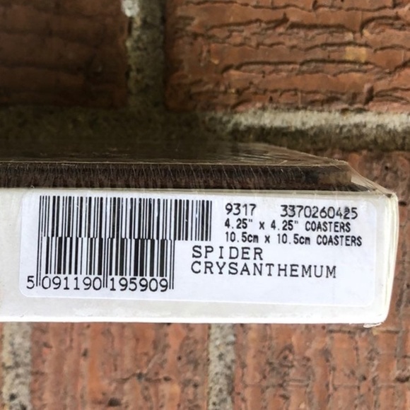 English Life Spider Chrysanthemum Square Hardboard Cork Back Coasters New in Box - Picture 3 of 3